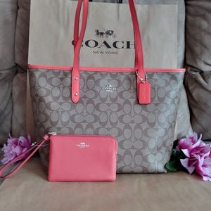 NWT Coach tote purse shoppers bag w/ wristlet